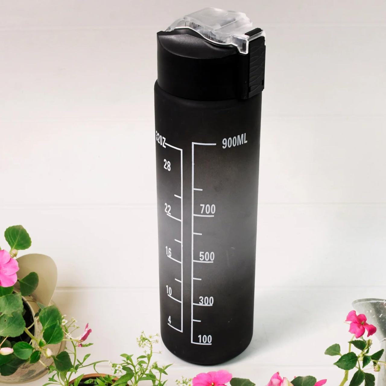 900ml Motivational Water Bottle with Time Marker and Flip Straw - Black Gradient