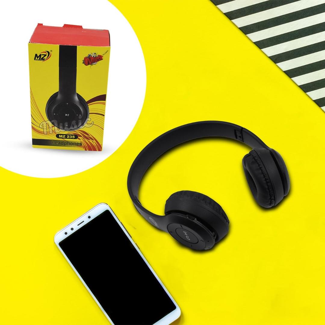 Beat's Wireless Over-Ear Headphones with Microphone - Black