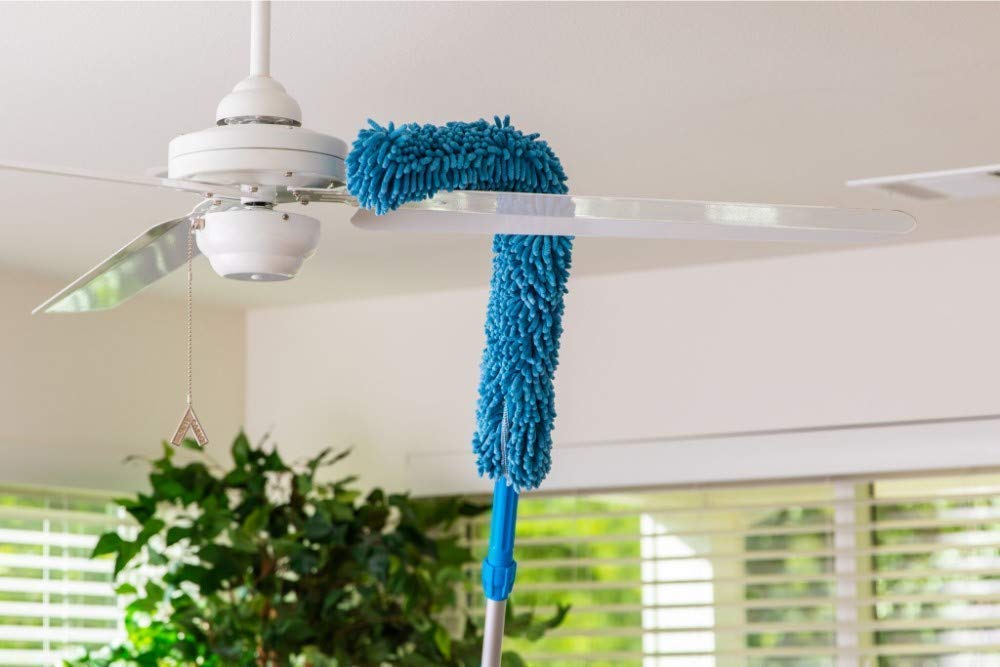 Flexible Microfiber Duster with Extendable Pole for Home Cleaning