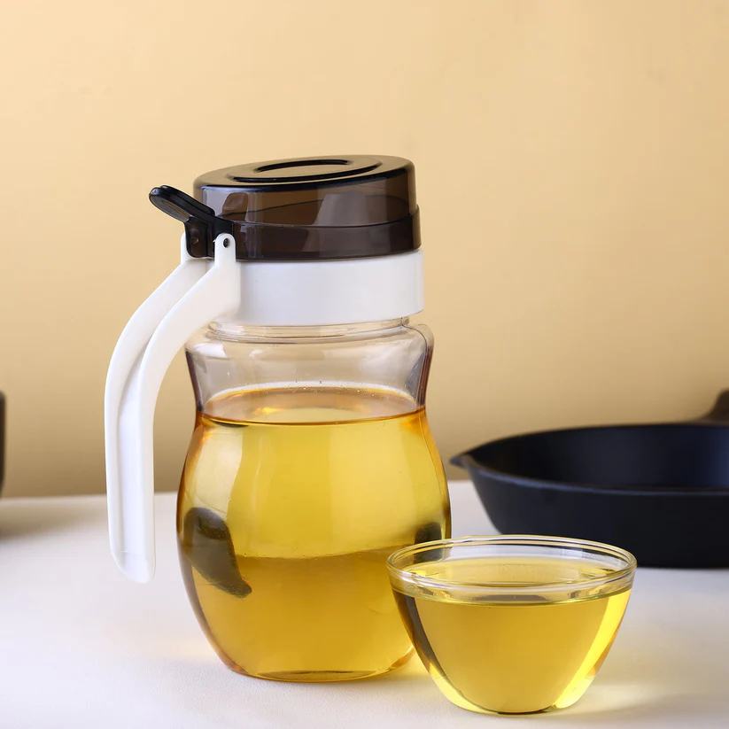 Oil Dispenser Plastic with small nozzle 650ml